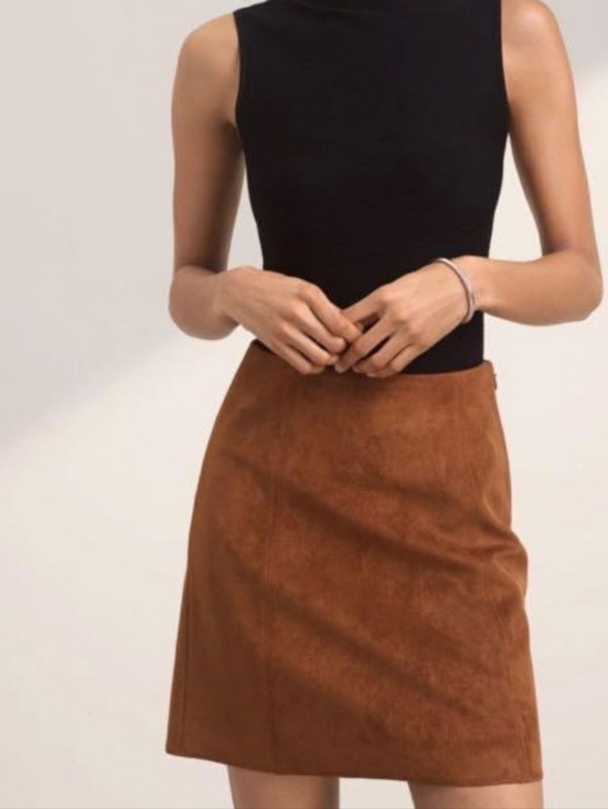 Aritzia Dresses & Skirts - Aritzia Babaton soft faux suede A-line skirt in warm chestnut brown